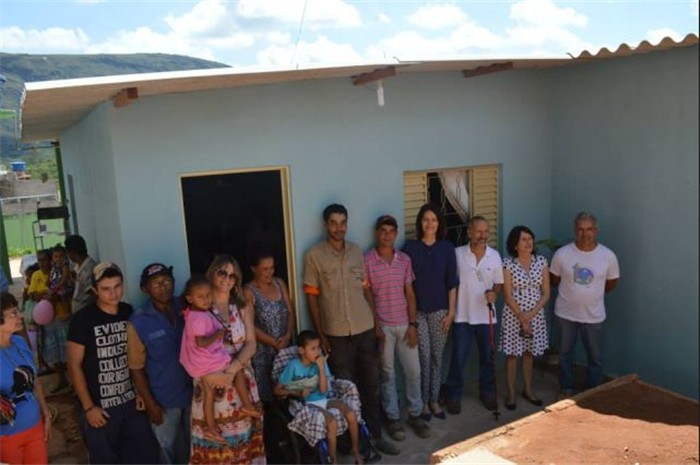 Prefeitura de Ouro Branco e Projeto João de Barro entregam casa adaptada